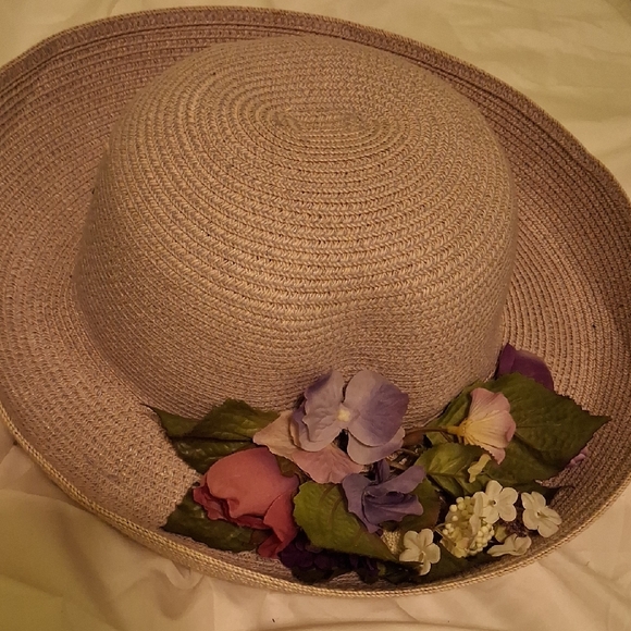 Betmar New York Floral Women\'s Sun Hat